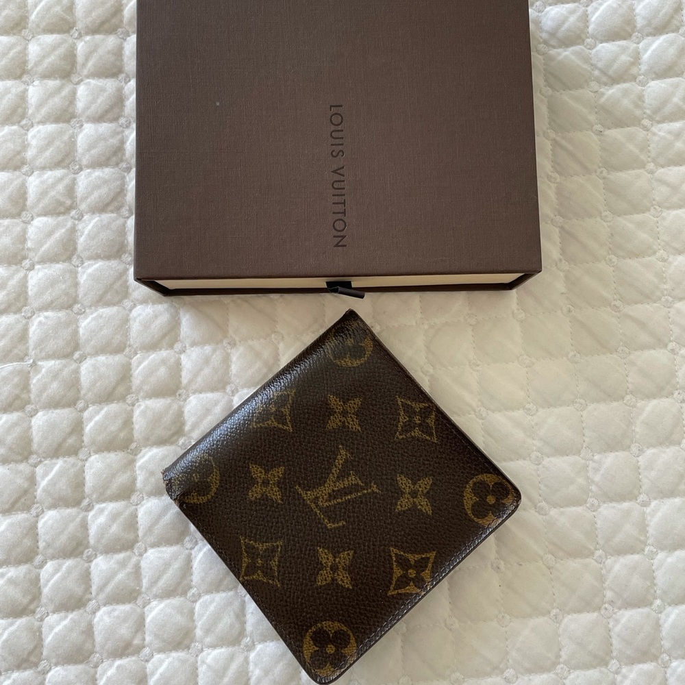 LV men’s wallet